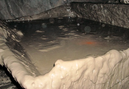 Tehnica bazinelor de canalizare subterană de curățare și utilizare tehnologică a nămolului