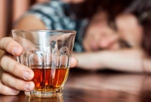 Pierderea conștiinței după alcool cauzează, ajuta