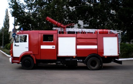 Camion de incendiu pentru constructii si model
