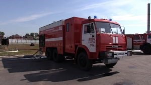 Camion de incendiu pentru constructii si model