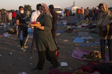 Raport din tabăra de refugiați maghiară (25 fotografii) - Trinikisi