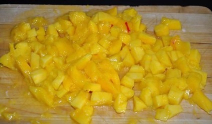 Salata cu mango (simplu, cu pui, cu avocado) retete cu fotografie