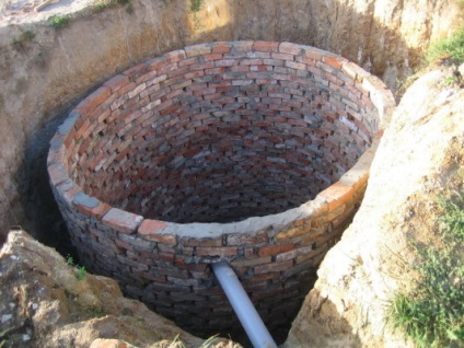 Rezervor septic din cărămidă și tehnologie specială de construcție