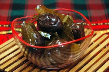 Prune marinate în oțet de vin cu zahăr