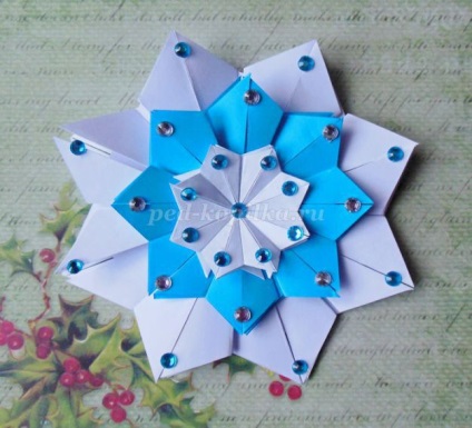 Snowflake în tehnica origami pentru începători