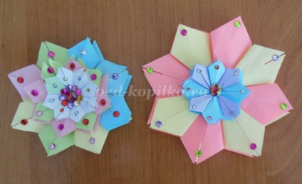 Snowflake în tehnica origami pentru începători