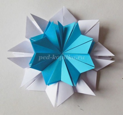 Snowflake în tehnica origami pentru începători