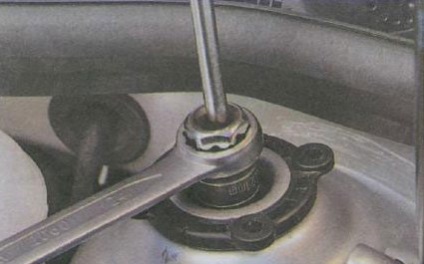Demontarea și înlocuirea amortizorului frontal, Opel astra h (familie) - repararea, diagnosticarea, reglarea