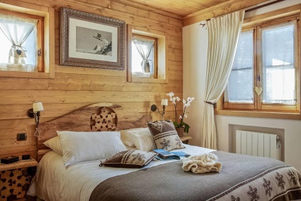 Dormitoare în stilul unui design de cabană și fotografie, interior într-un apartament, cu mâinile proprii în pod