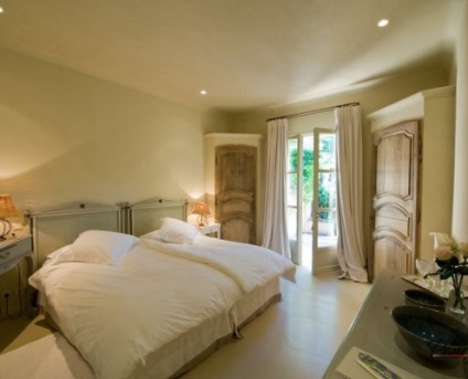 Dormitor în stilul Provence secretele de decorare a unui interior confortabil în fotografie