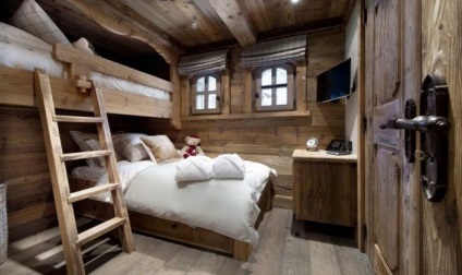 Dormitor în stil de cabană stil interior în fotografie și video
