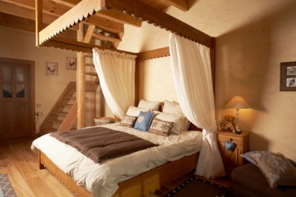 Dormitor în stil cabana - fotografie și descriere