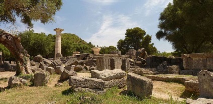 Szobor Zeusz Olympia és a Temple of Olympian Zeus