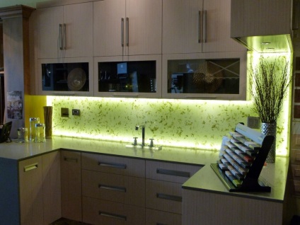 Benzi LED în bucătărie avantaje, tipuri și caracteristici de instalare - kuhnyagid - kuhnyagid