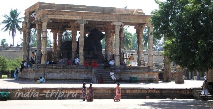 Tanjavur (tanjour) - un oraș din statul Tamil Nadu, India