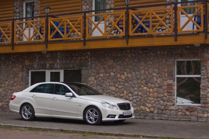 Unitatea de încercare a noului Mercedes class e 2011 (revizuirea Mercedes e200 2011)