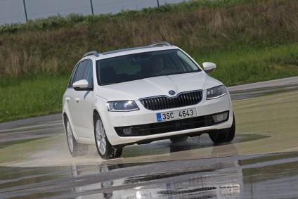 Tesztvezetés Skoda Octavia 4x4 (Skoda Octavia 4x4), Skoda Superb 4x4 (Škoda Superb 4x4) és Skoda Yeti