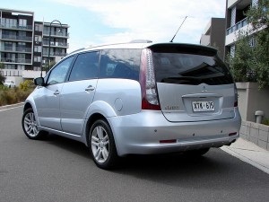 Întreținerea și repararea mitsubishi grandis (Mitsubishi grandis) în centrul Technoville