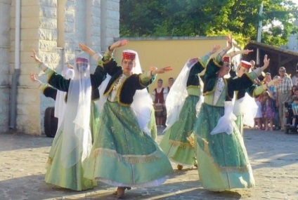 Hagyomány az oktatás és szokatlan tilalmakat a különböző nemzetek