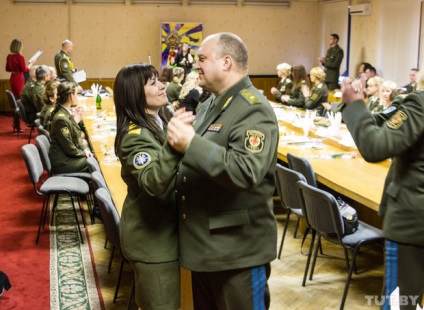 Al 8-lea martie este culoarea khaki sau de ce fetele din Belarus intră în armată