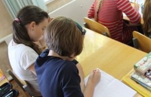 În școlile rusești poate exista un post de profesor asistent