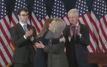 Hillary Clinton, még nem tört az üvegplafon, de remélhetőleg valaki sikeres lesz, mielőtt