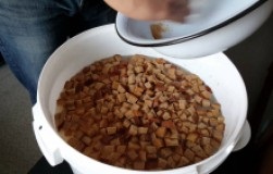 Felemeltem olíva gödrök (Vegyük tykvochki édes) Felemeltem olíva gödrök