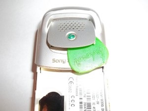 Înlocuirea unei curea de telefon mobil Sony Ericsson W300i