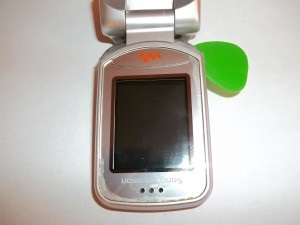 Înlocuirea unei curea de telefon mobil Sony Ericsson W300i