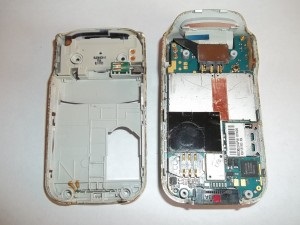 Înlocuirea unei curea de telefon mobil Sony Ericsson W300i