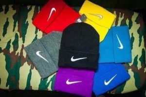 Femeile de pălărie Nike ce să alegeți, ce să purtați, unde să cumpărați