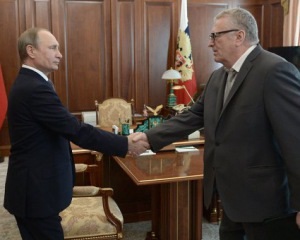 Zhirinovszkij és Putin egy dolgot mondanak, a másik pedig (beszél) Zhirinovszkij és Putin egy dolgot mondanak, a másik pedig