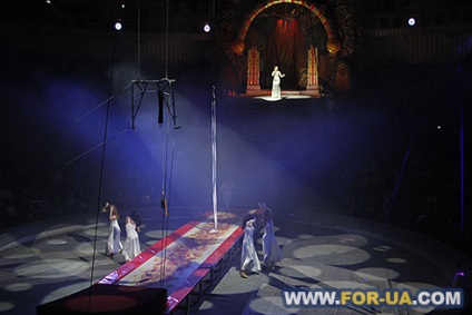 Circus backstage, amit ő - egy házat, és négylábú cirkuszi (Nemzeti Cirkusz Ukrajna