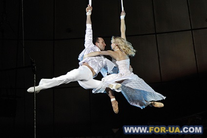 Circus backstage, amit ő - egy házat, és négylábú cirkuszi (Nemzeti Cirkusz Ukrajna