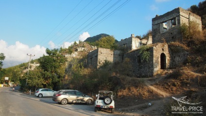 Satul de caiac și strada de case goale din fethiye (Turcia)