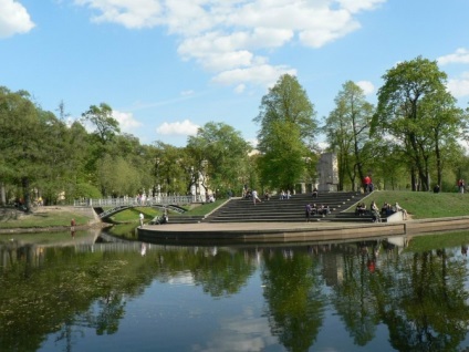 Fotografii în grădina Taurida din Sankt Petersburg