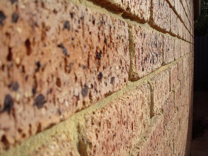 Cum de a repara în mod corespunzător zidarie a pereților casei cu propriile mâini unelte, materiale,