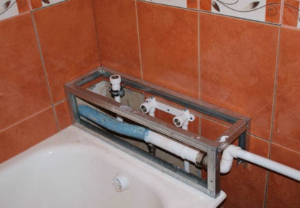 Hogyan lehet elrejteni a cső a fürdőszobában, nem falra szerelhető - gyakorlati tanácsok