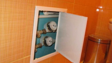 Cum să ascundeți țevile în baie fără montare pe perete - sfaturi practice