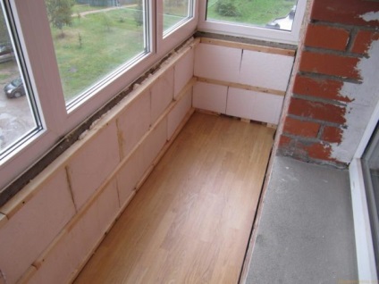 Cum de a izola podeaua pe balcon cu polistiren expandat și alte materiale