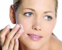 Cum să aveți grijă de pielea sensibilă la uscare