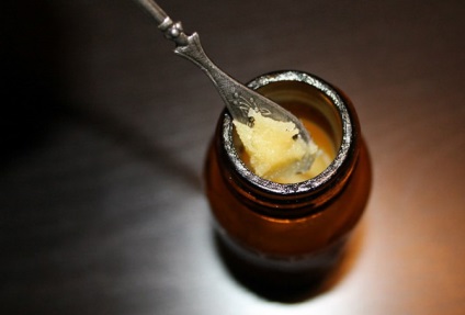 Unguent propolisnaya cu rețetă de supa de albine, aplicare