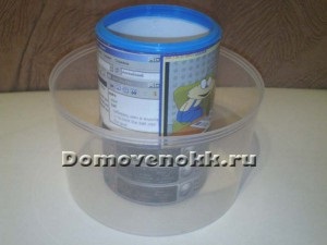 Organizator pentru consumabile de birou cu mâinile lor