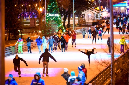 Deschiderea unui patinoar de patinaj într-un parc amar - un parc amar