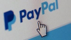 Paypal blochează transferurile de bani ale ucrainenilor