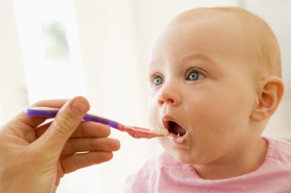 Nutriția unui copil de până la un an, un an, în doi ani