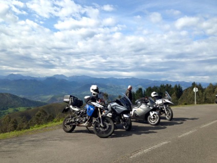 Călătoriți pe o motocicletă ceea ce trebuie să știți când mergeți pe drum