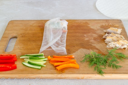 Rulete de hârtie de orez cu pui și legume - gătiți fără gluten