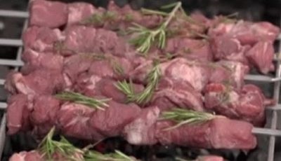 Shish kebab la cabana, pregătirea sosului de sazibeli