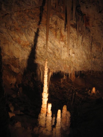 Peștera stalacită (Akshaloma)